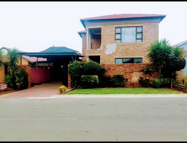 4 BEDROOM FREEHOLD FOR SALE IN KAGISO